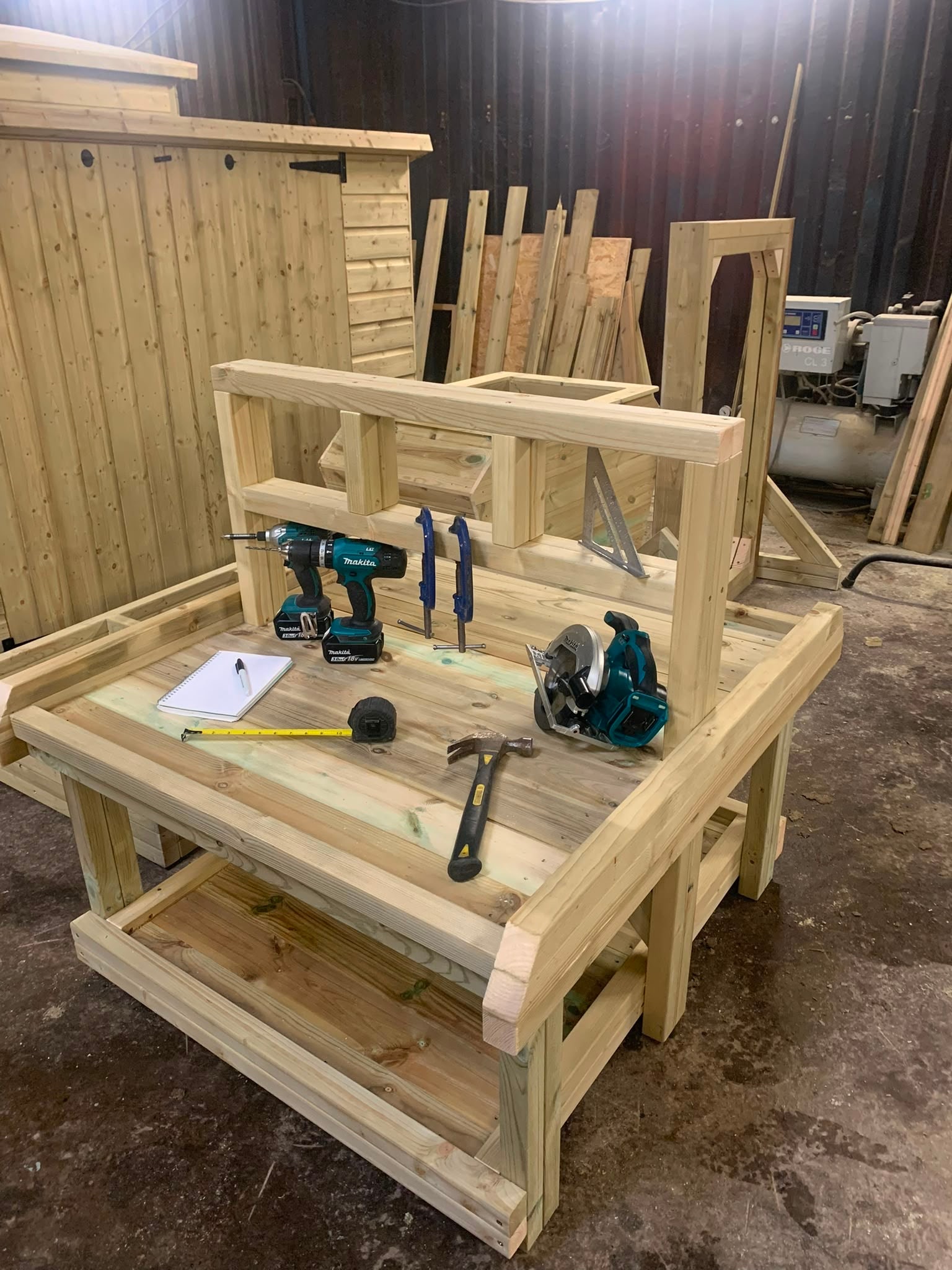 Workbenches & Potting Tables